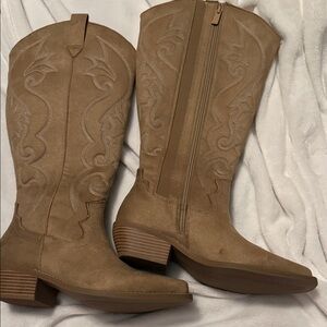 Elegant Tan Embroidered Heeled Boots